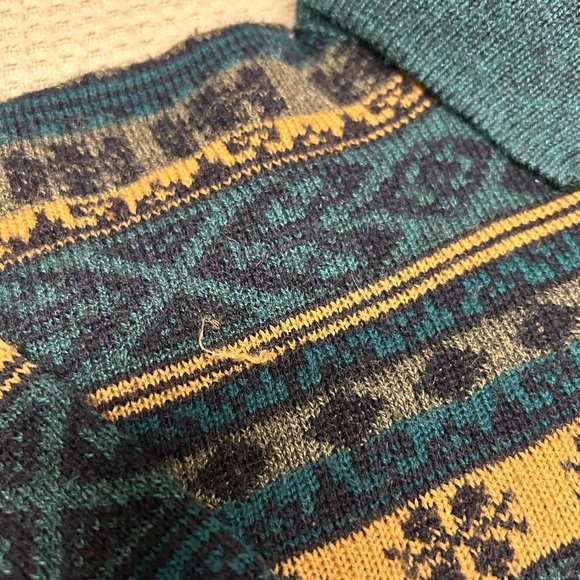 Women’s “vintage” Wool sweater - Picture 2 of 3